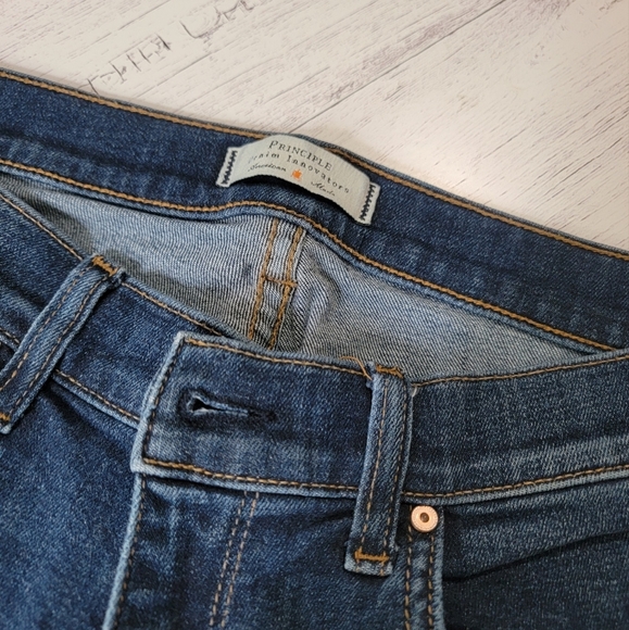 Blue Ankle Cropped Jeans with Gradient Shades - Picture 4 of 7